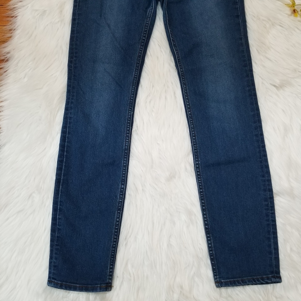 FREE PEOPLE Medium Blue Skinny jeans SIZE W27, With Pockets. - Picture 4 of 17